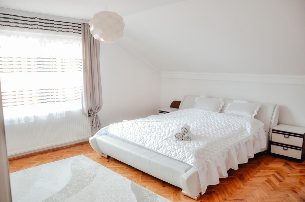 Vila Petunija Sjenica Bagian luar foto
