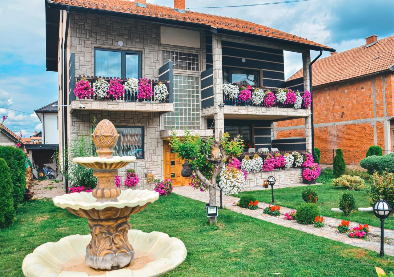 Vila Petunija Sjenica Bagian luar foto