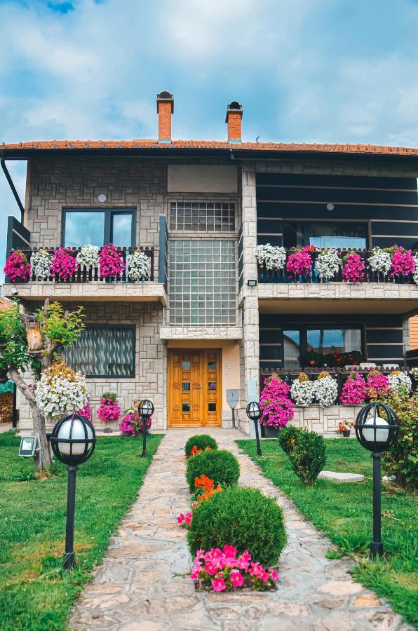 Vila Petunija Sjenica Bagian luar foto
