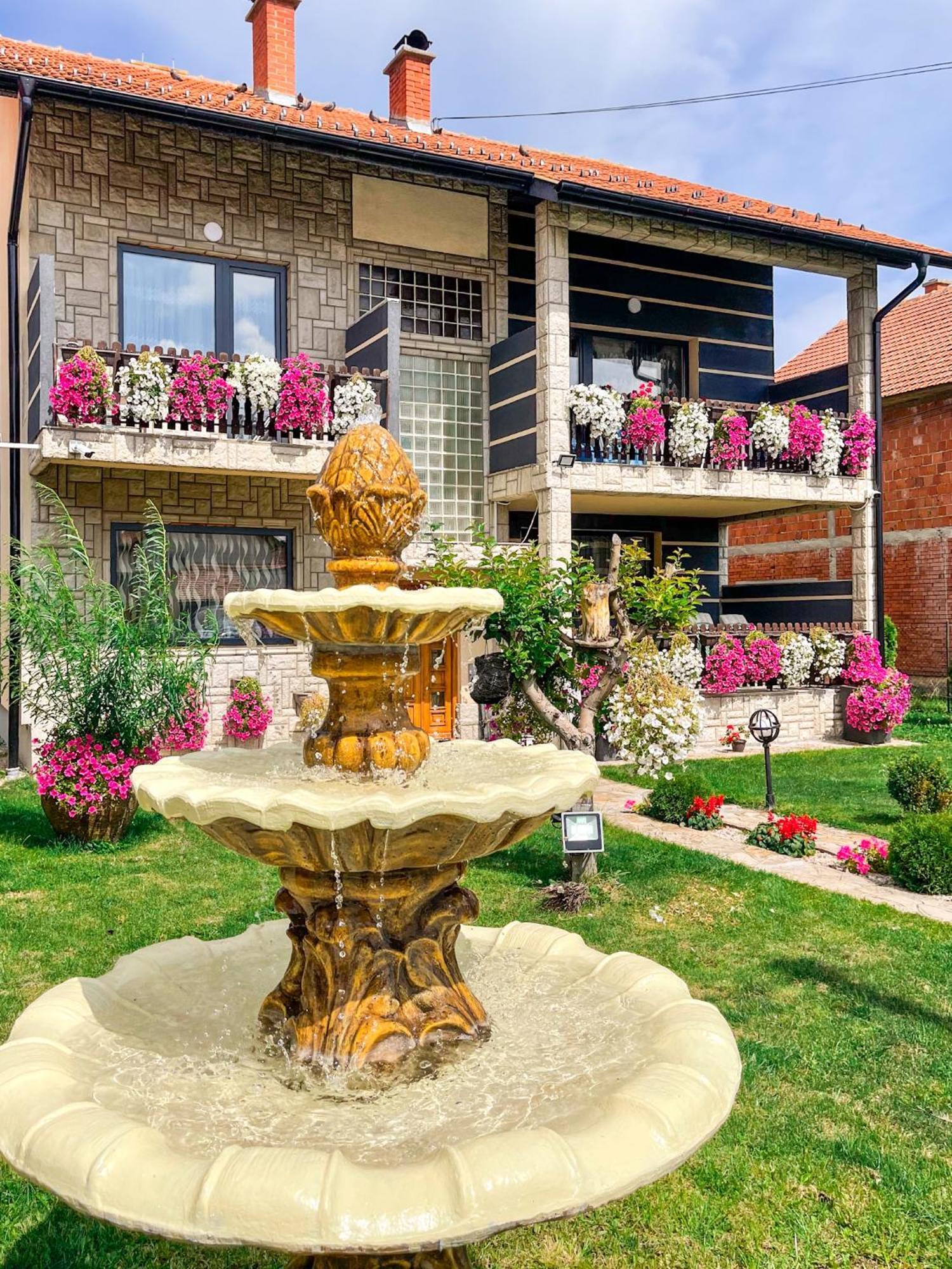 Vila Petunija Sjenica Bagian luar foto